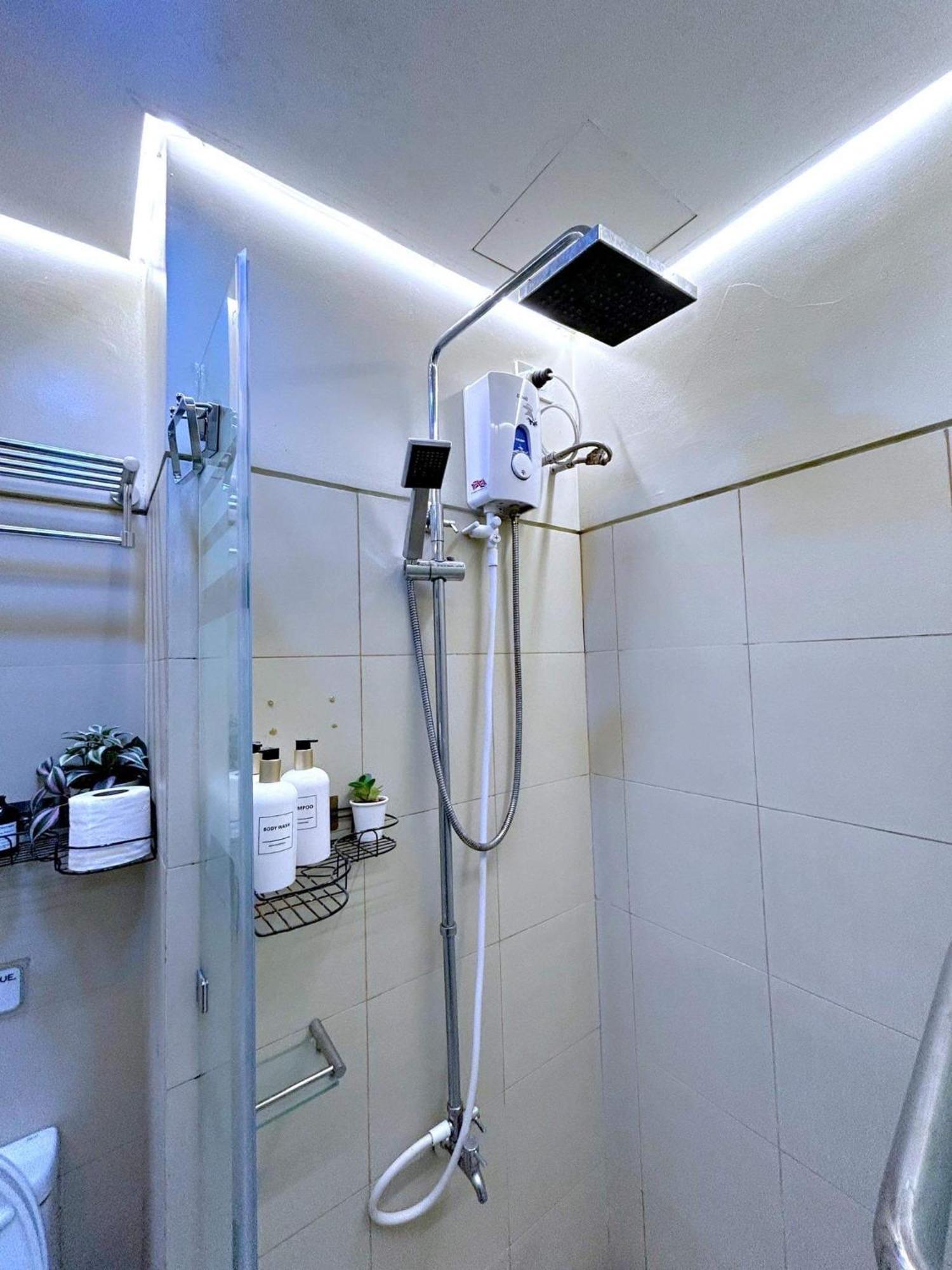 Cozypura Staycation Near Moa, Airport , With Free Fast Wifi, Netflix And Pay Parking Pasay Exterior foto